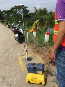 Vùng phủ của ảnh khi chiều rộng của cảm biến song song với hướng bay