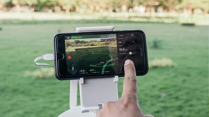 Có thể điều khiển Flycam chỉ bằng điện thoại không