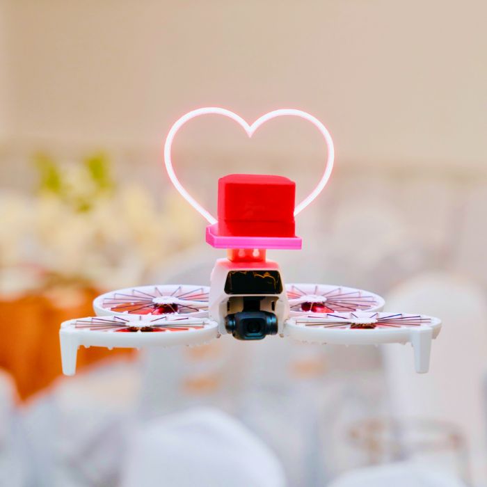 Trao nhẫn cưới bằng Flycam
