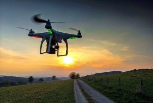 So sánh Flycam dân dụng và UAV chuyên dụng trắc địa